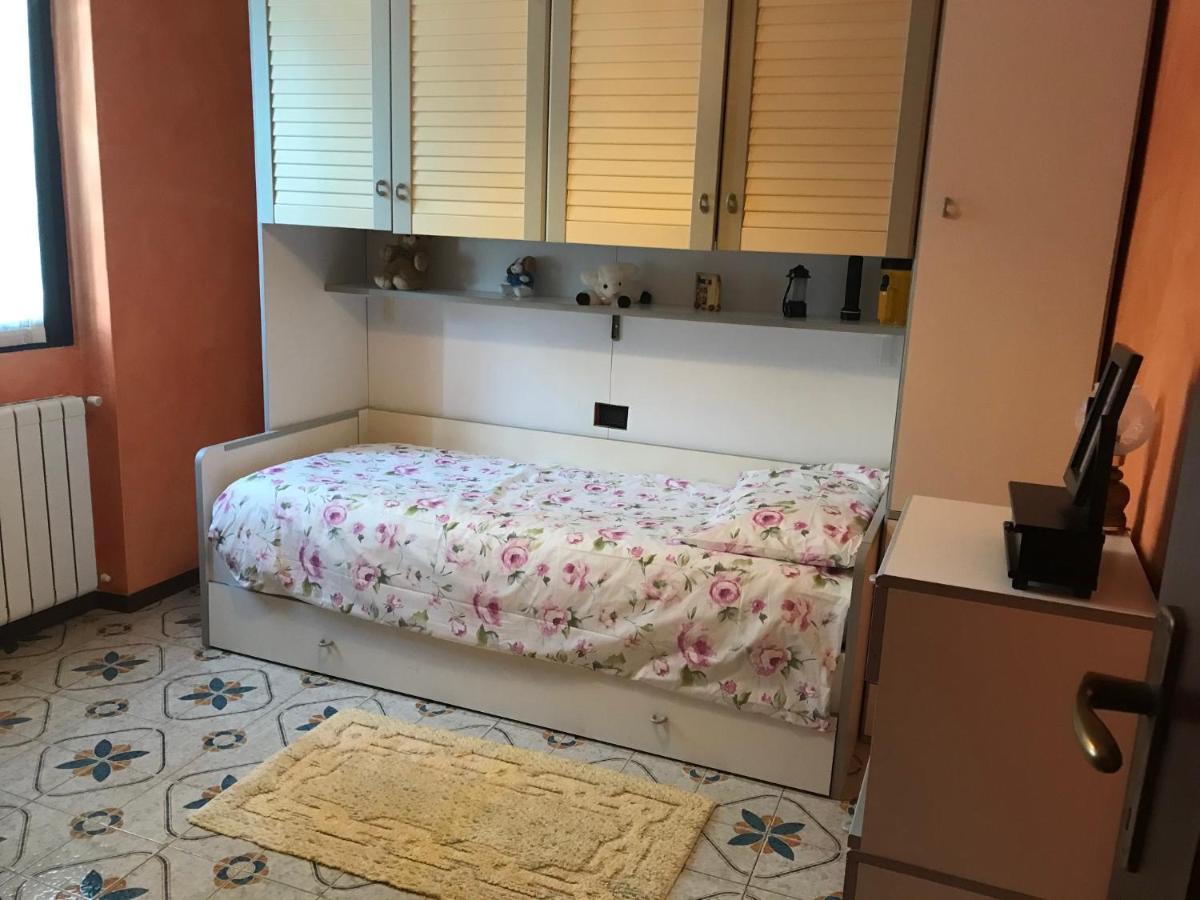 Family Gb - Dimora Fiorita Villa Armeno Exterior photo